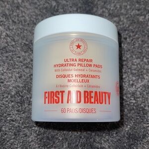 First Aid Beauty ultra repair hydrating pillow pads